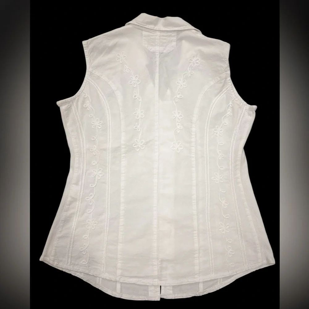 Scully White Floral Embroidered Blouse - Picture 6 of 15